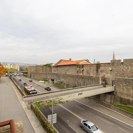 Old Town Hideaway Lägenhet Bratislava