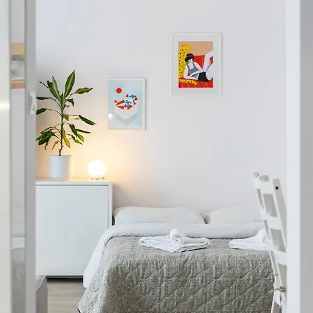Old Town Hideaway Apartment *