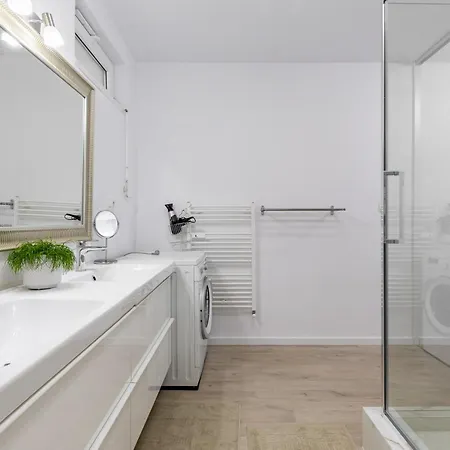 Old Town Hideaway Apartment *